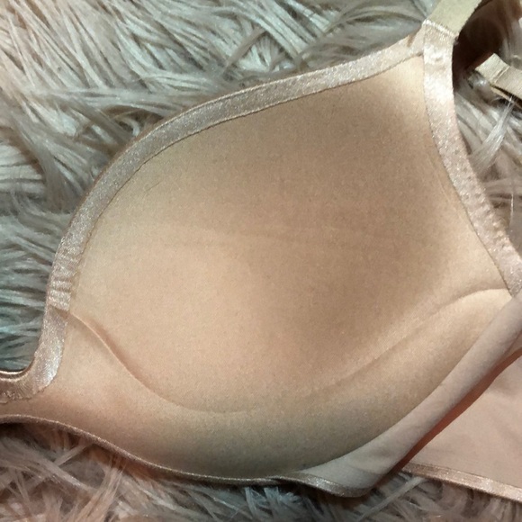 Victoria’s Secret Push-Up Plunge Bra - Picture 5 of 6